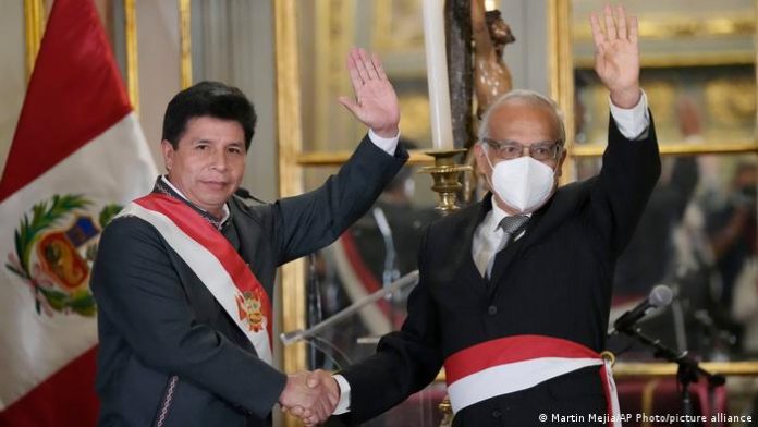 Renuncia Presidente del Consejo de Ministros de Perú