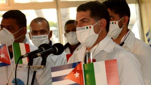 Cerca de 500 médicos cubanos laborarán en Italia 500 médicos cubanos