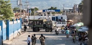 policías en Haití