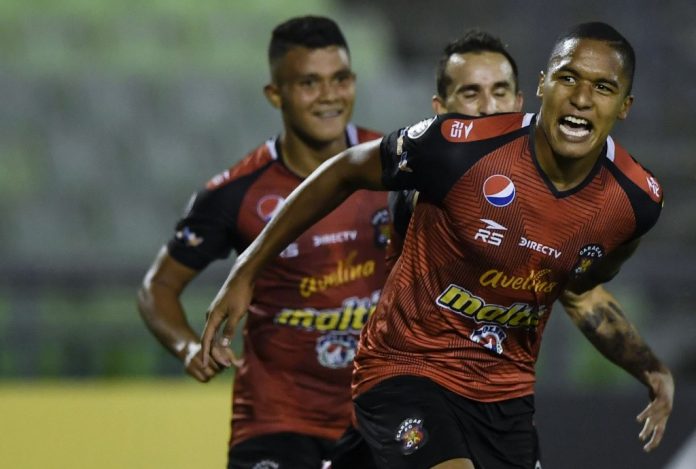 FBL-LIBERTADORES-CARACAS-LIBERTAD