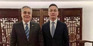 Diplomáticos de China y Venezuela
