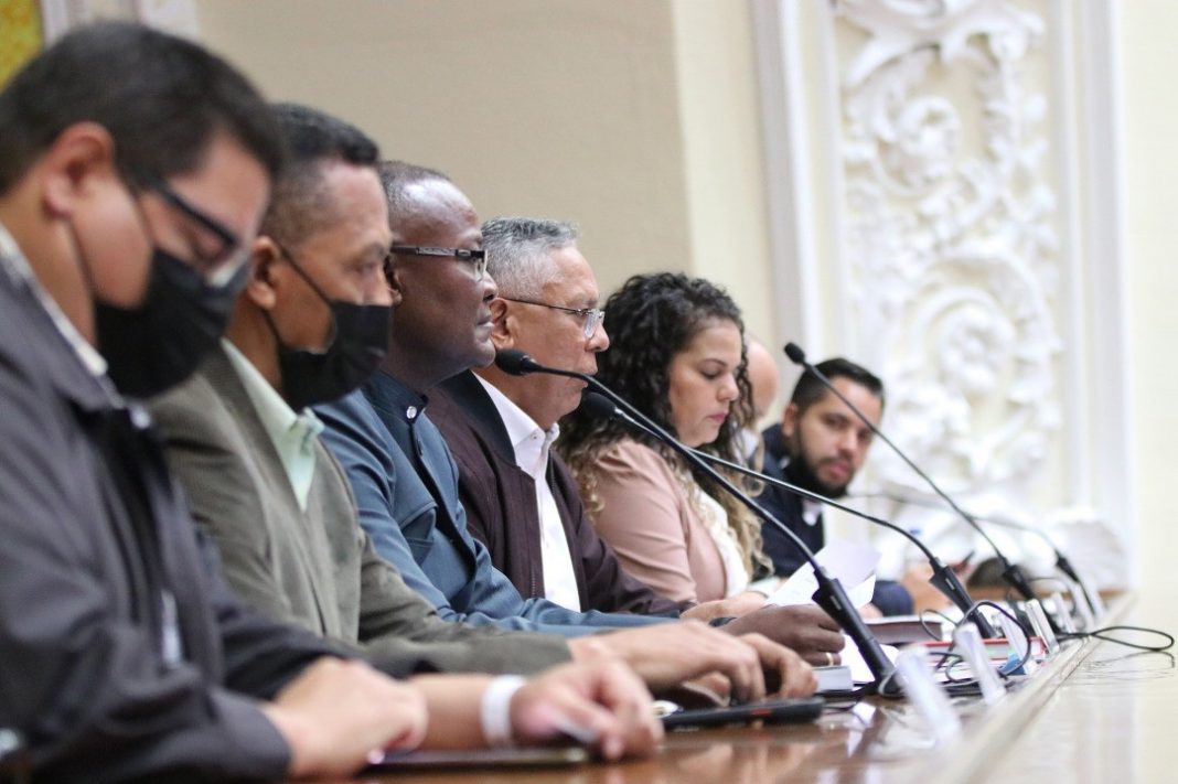 inicia-consulta-de-ley-que-regula-el-uso-del-nombre-de-simon-bolivar-20221007212937