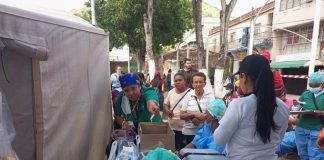 300 médicos y enfermeras