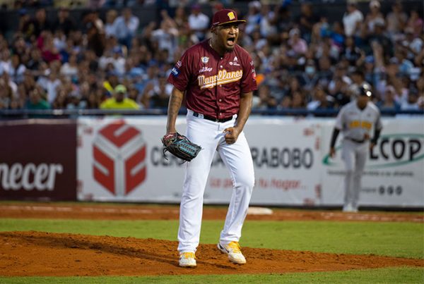 Yohander Méndez-Magallanes-pitcher ganador