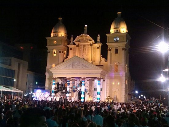 bajada-de-la-virgen-Basílica-Virgen de la Chiquinquirá