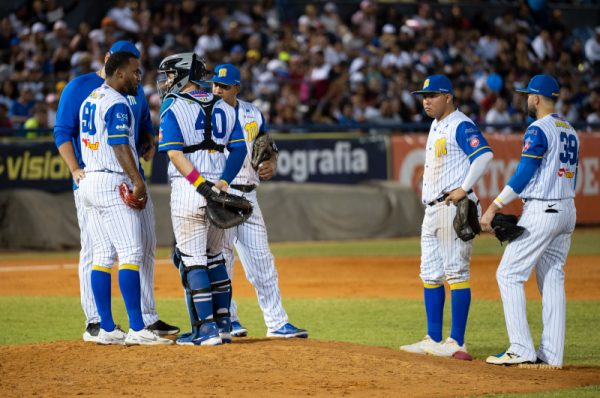 Magallanes vs Leones del Caracas
