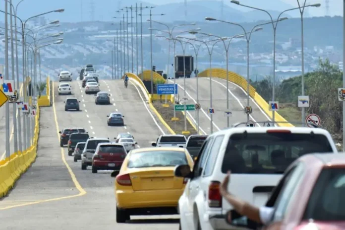Venezuela-y-Colombia-abrieron-paso-por-el-puente-Atanasio-Girardot Venezuela-y-Colombia-abrieron-paso-por-el-puente-Atanasio-Girardot