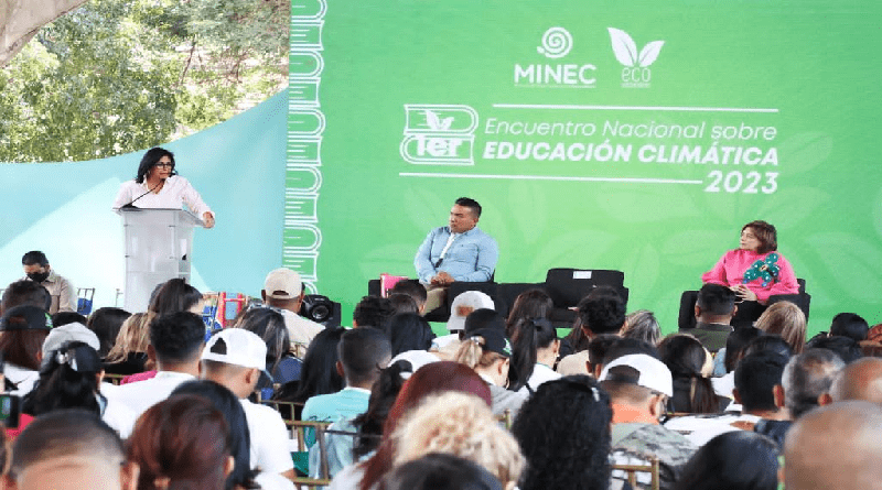 Vicepresidenta participa en Encuentro Nacional sobre Educación Climática