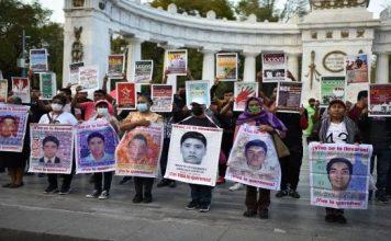 normalistas de Ayotzinapa