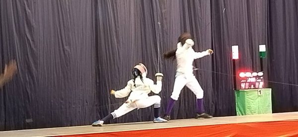 Aspecto de la final de espada femenina B. A la izquierda Luzkelly Moreno, ganadora del oro