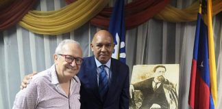 El conversatorio “Chéjov y su tiempo” en el Colegio Fermín Toro de Guanare, con Aníbal Grunn y Rubén Darío Gutiérrez
