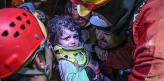 Turquía-madre e hija rescatadas-terremoto