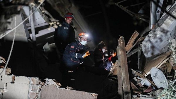 Türkiye: Nuevo terremoto deja tres muertos y más de 200 heridos Türkiye: Nuevo terremoto deja tres muertos y más de 200 heridos