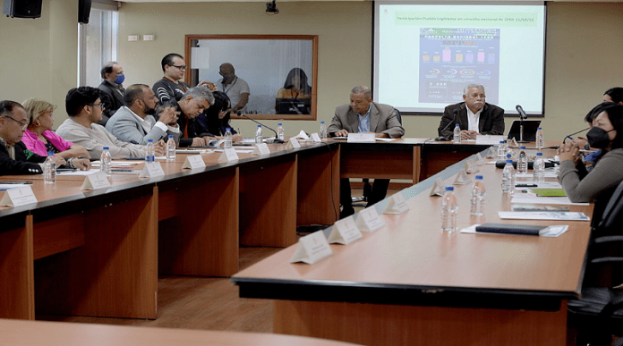 Consulta de proyecto de ley sobre energías alternativas recoge más de 500 propuestas Consulta de proyecto de ley sobre energías alternativas recoge más de 500 propuestas
