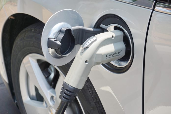 Carro electrico siempreauto.com / Robert Linder / Unsplash