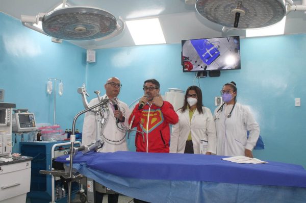 Inauguraron-primer-quirofano-inteligente-de-Neurocirugia-noticiacn-2