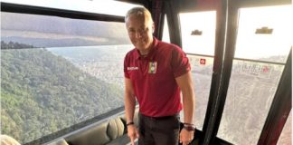 cabina extrema-teleférico waraira repano 2
