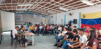 Comuneros y Movimientos Sociales debatieron sobre la democracia