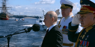 Presidente Putin lideró desfile de la Armada rusa