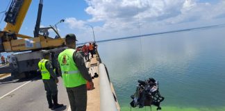 vehículo-puente sobre el lago de maracaibo