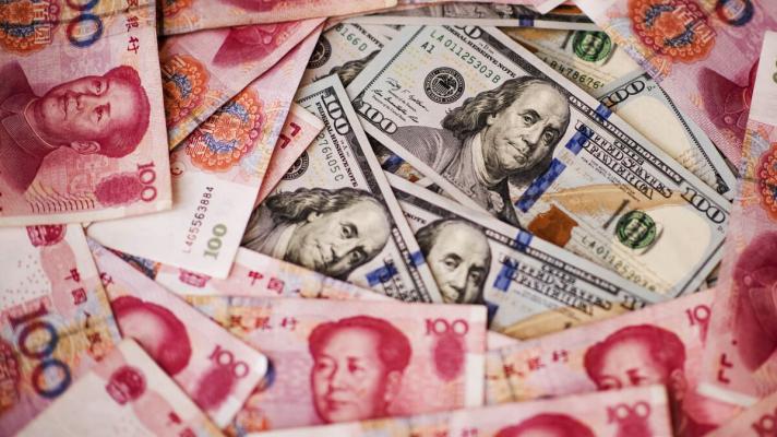 Yuan supera al dólar