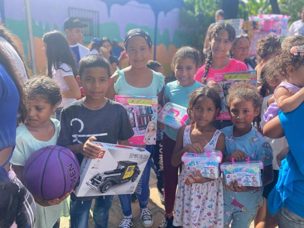 Niños y niñas de la Parroquia Belén