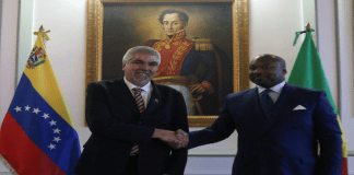 Jefe de delegación del Congo llega al país para participar en I Comiccsión Mixta