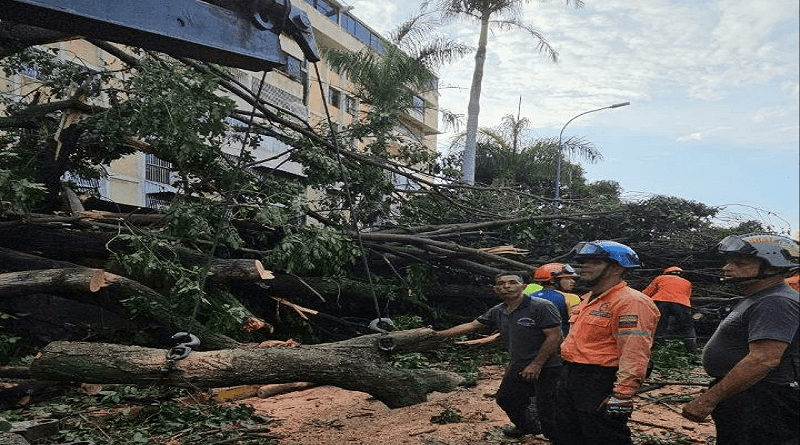Gobierno atiende parroquias de Caracas afectadas por lluvias Gobierno atiende parroquias de Caracas afectadas por lluvias