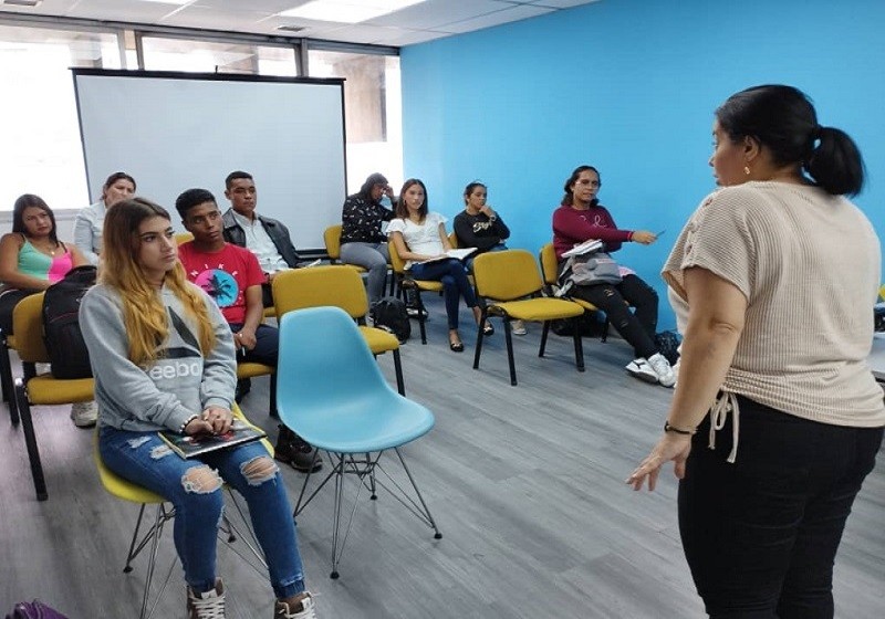 escuela Escuela de Medios y Comunicación