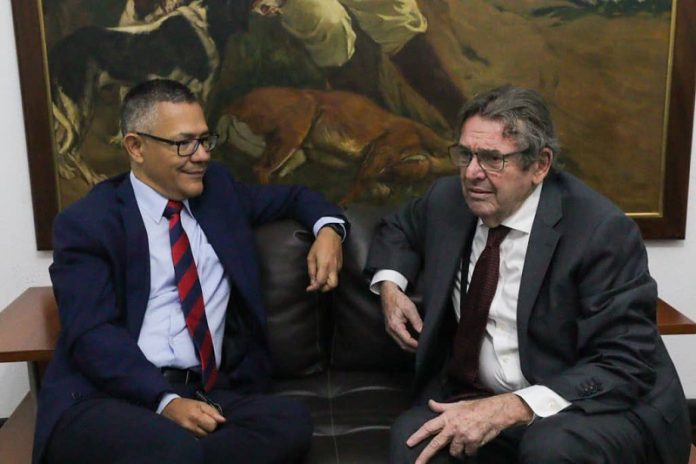 Embajador de España y Ministro Villegas