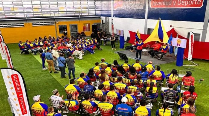 Atletas criollos reciben Beca Deportiva Simón Bolívar