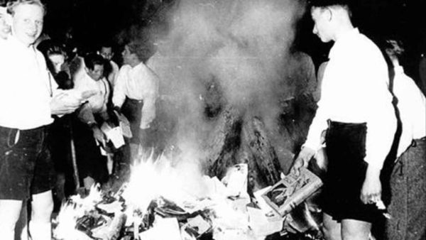 Alemania nazi-quema de libros