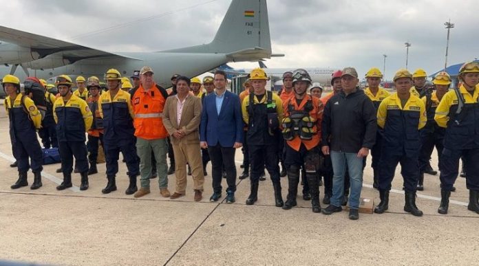Segundo grupo de la Fuerza de Tarea Humanitaria Simón Bolívar llega a Bolivia
