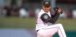 Lanzador Ricardo Sánchez renueva con las Águilas de Hanwha de Corea