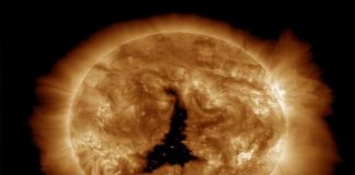 Gran agujero coronal en el Sol