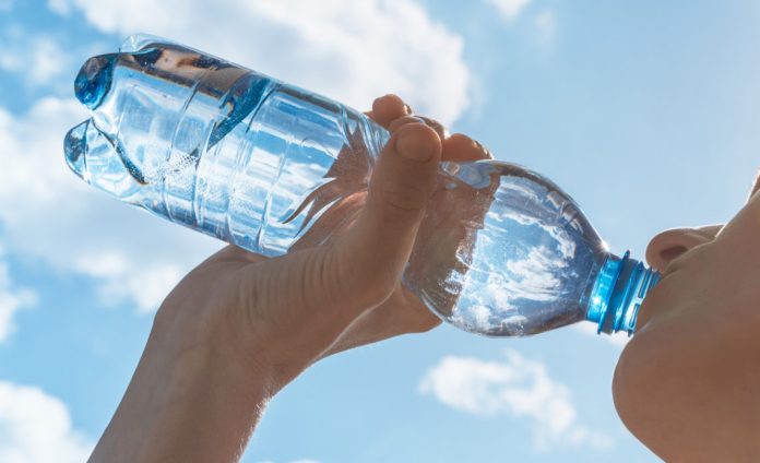 60febb650cdd2-1140x694 Botellas de Plástico - nanopartículas