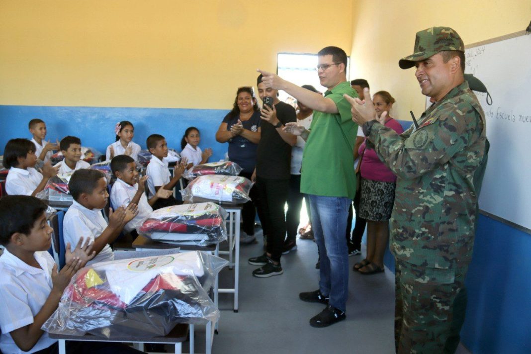 Alcalde Fuenmayor rehabilitó Escuela Básica Cacique Yavire de la parroquia Miguel Peña en Valencia (5)