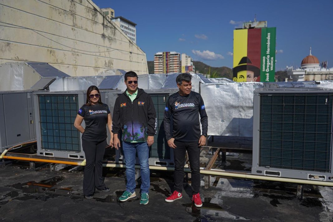 Alcalde Fuenmayor supervisó incorporación de ocho nuevas unidades de aires acondicionados en el Teatro Municipal de Valencia (6)