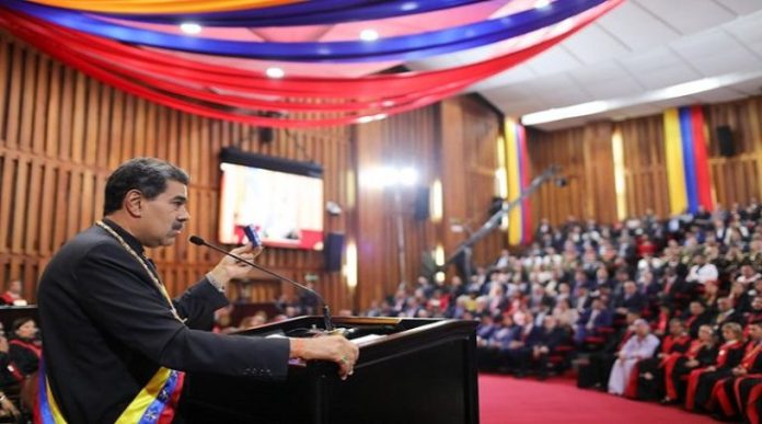 Maduro a Noboa: El que pelea con Venezuela se secará y tú te secarás