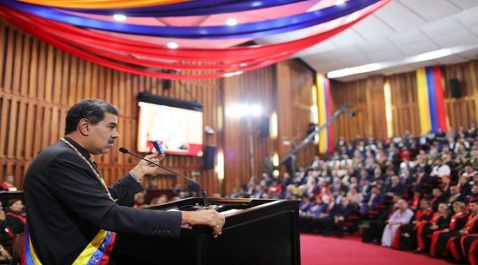 Maduro a Noboa: El que se mete con Venezuela se seca y te vas a secar