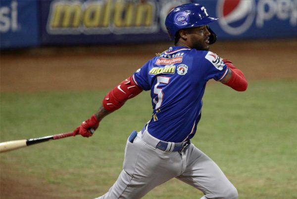 Tiburones de la Guaira-clasificados a la final-Maikel García