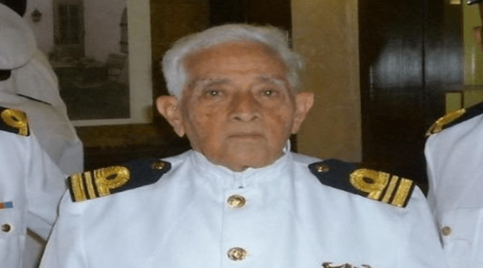 Rinden homenaje al Capitán Víctor Hugo Morales en capilla ardiente Rinden homenaje al Capitán Víctor Hugo Morales en capilla ardiente