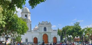 templo-de-santa-rosa-Barquisimeto-Divina Pastora-bajada
