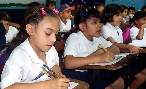 Jefe de Estado garantiza escolaridad a más de 8 millones de estudiantes Jefe de Estado garantiza escolaridad a más de 8 millones de estudiantes