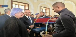 Entregan Sable Victorioso y Orden Libertadores a familiares de Piedad Córdoba