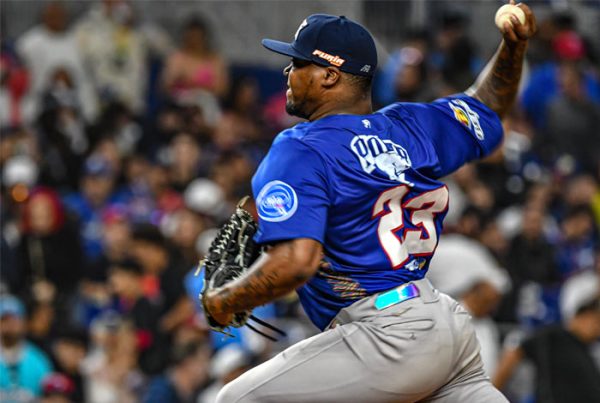 Tiburones de La Guaira-Serie del Caribe-Miguel Romero
