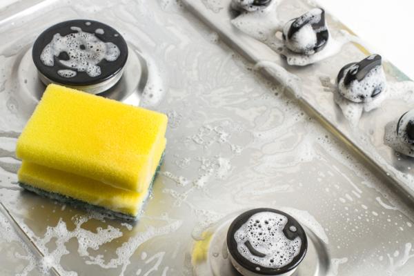 limpia_la_estufa_de_la_cocina_con_detergente_50912_0_600 Los quemadores de tu cocina