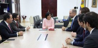 Delcy Rodríguez se reúne con directivos de la Bolsa de Valores de Caracas