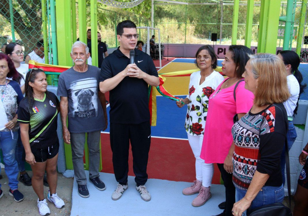Alcalde Fuenmayor reinauguró cancha de usos múltiples Centro Norte de la parroquia San José (4)