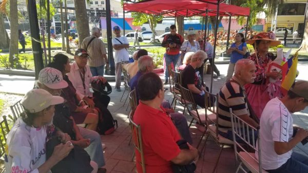 Plazas Bolívar - Cultores